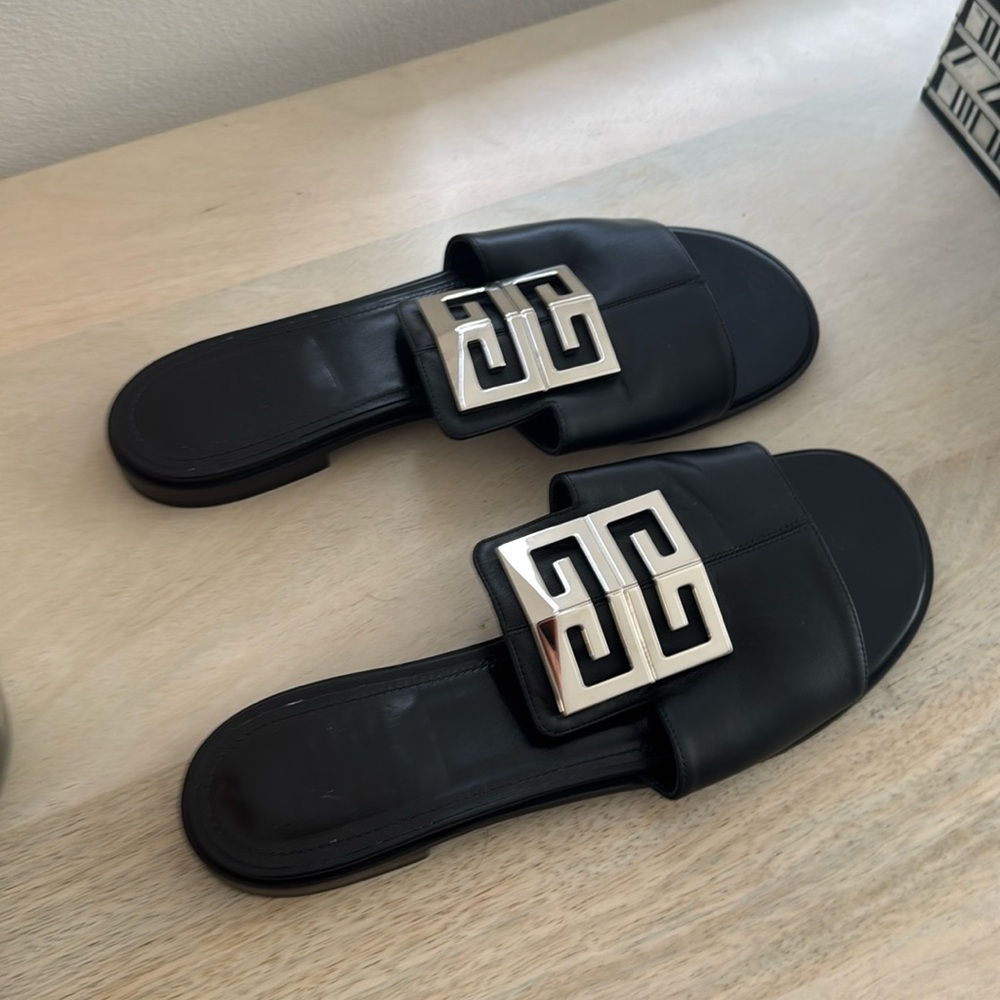 Givenchy 4G Flat Sandals in silver and Black size 40 or 10